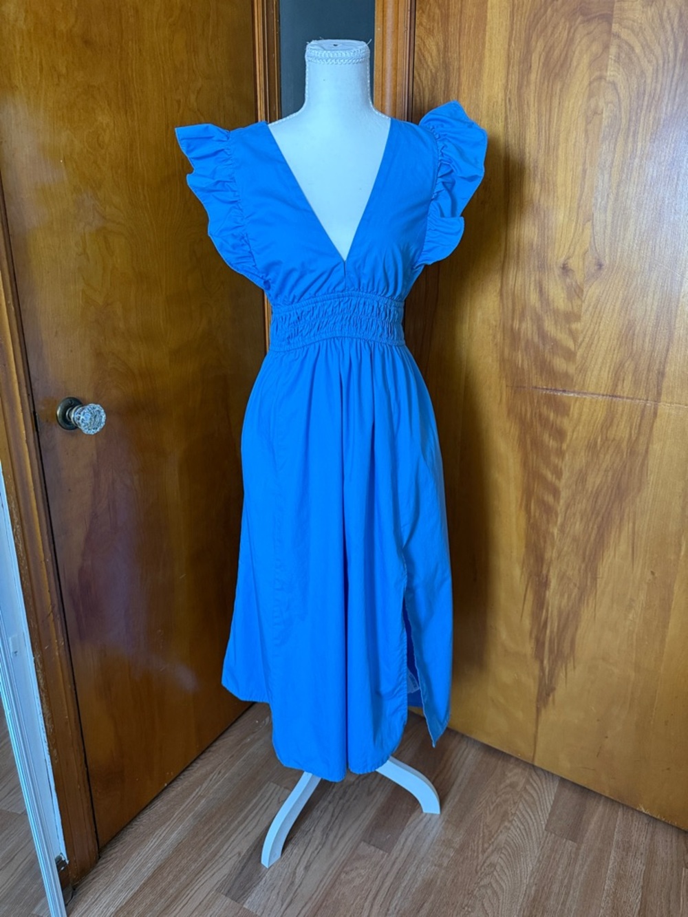Abercrombie & Fitch Cotton Blend Sky Blue Flutter-Sleeve V-Neck Midi Dress - Picture 3 of 14